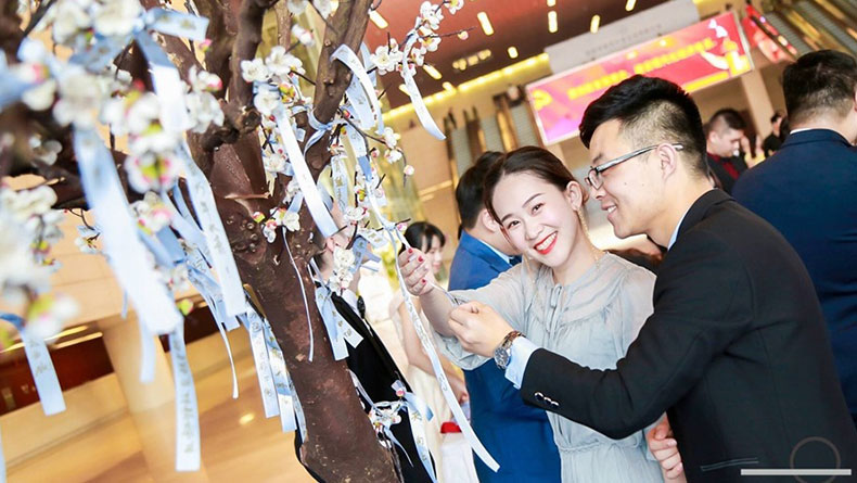 2018年曉教育集團(tuán)年度表彰大會(huì)